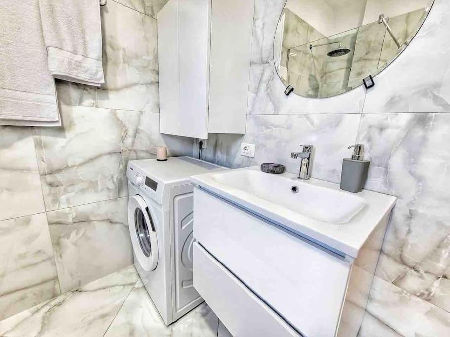 53° Bs Skanderbeg City Center Comfort Tirana Kültér fotó